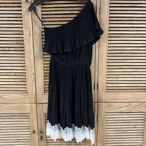 Michael Kors Black Pleated One Shoulder Dress with White Lace Size 2